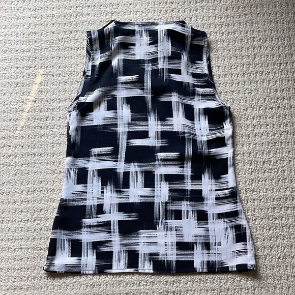 Le Chateau Black & White Sleeveless Top Size XS - Picture 5 of 10